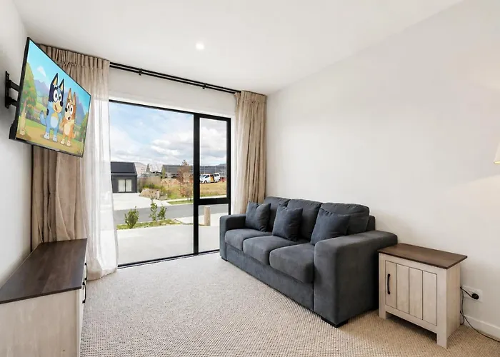 Northlake Escape | Sunny, Stylish & Easy Living Wanaka