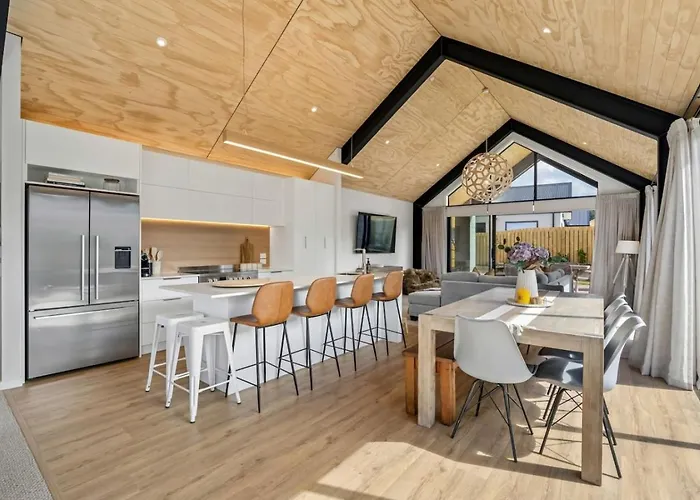 Northlake Escape | Sunny, Stylish & Easy Living * Wanaka